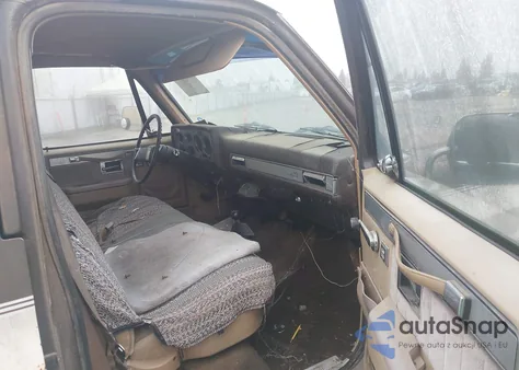 1984 Chevrolet Suburban K10 from USA, damaged, VIN 1G8EK16C9EF146600